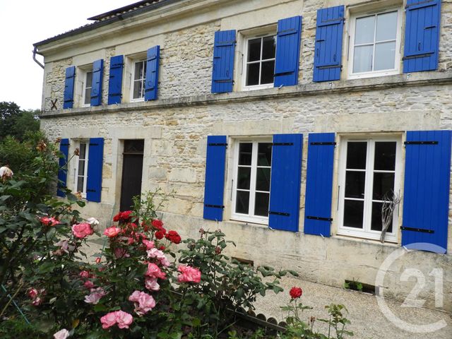 maison à vendre - 5 pièces - 184.6 m2 - SAINTES - 17 - POITOU-CHARENTES - Century 21 Agence De L'Europe