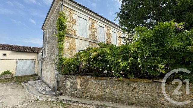 maison à vendre - 5 pièces - 165.52 m2 - SAINTES - 17 - POITOU-CHARENTES - Century 21 Agence De L'Europe