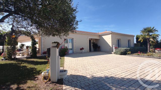 maison à vendre - 6 pièces - 159.0 m2 - LES GONDS - 17 - POITOU-CHARENTES - Century 21 Agence De L'Europe