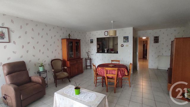 Appartement F3 à vendre - 4 pièces - 73.61 m2 - SAINTES - 17 - POITOU-CHARENTES - Century 21 Agence De L'Europe