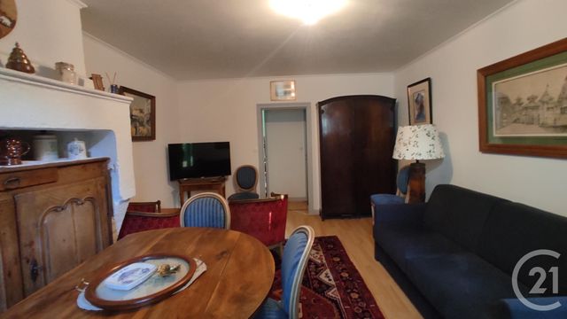 Appartement F2 à vendre - 3 pièces - 43.35 m2 - SAINTES - 17 - POITOU-CHARENTES - Century 21 Agence De L'Europe