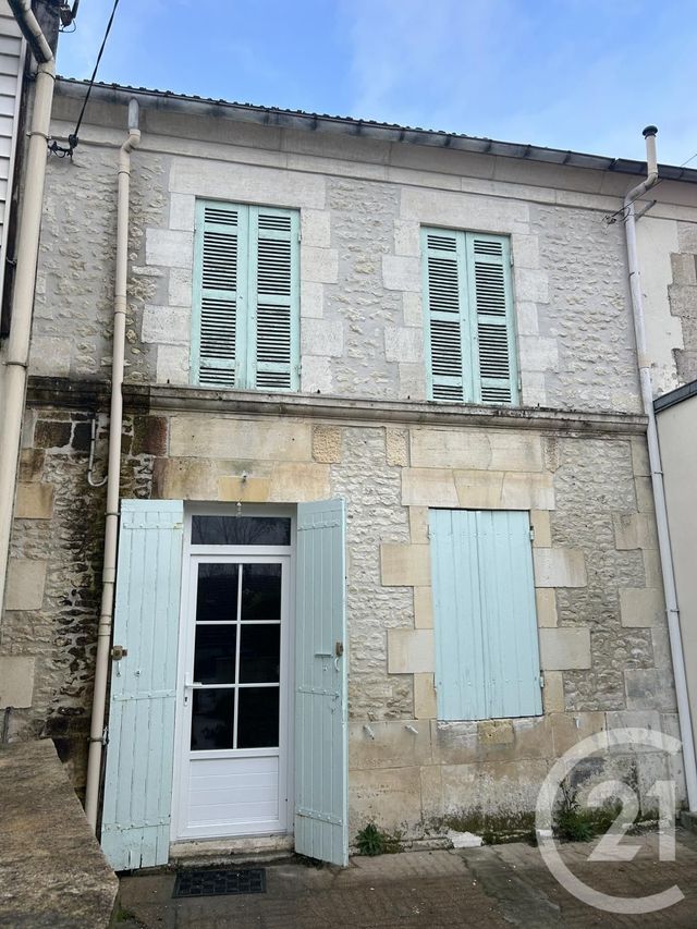 maison à louer - 4 pièces - 83.0 m2 - ST SEVER DE SAINTONGE - 17 - POITOU-CHARENTES - Century 21 Agence De L'Europe